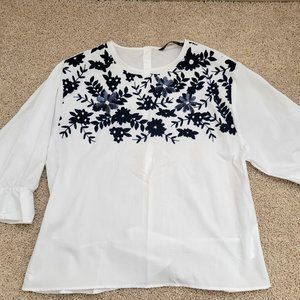 NWOT ZARA Women's 3/4 Sleeve Top Embroidered Size Small
